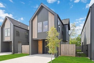 Building Photo - 8006 Sunbury St
