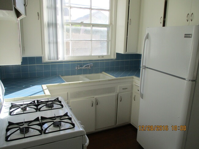 Building Photo - 138 S Bedford Dr