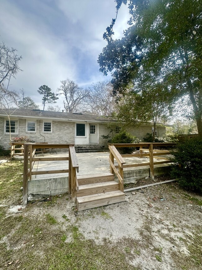 Foto del edificio - 2100 Park Ln