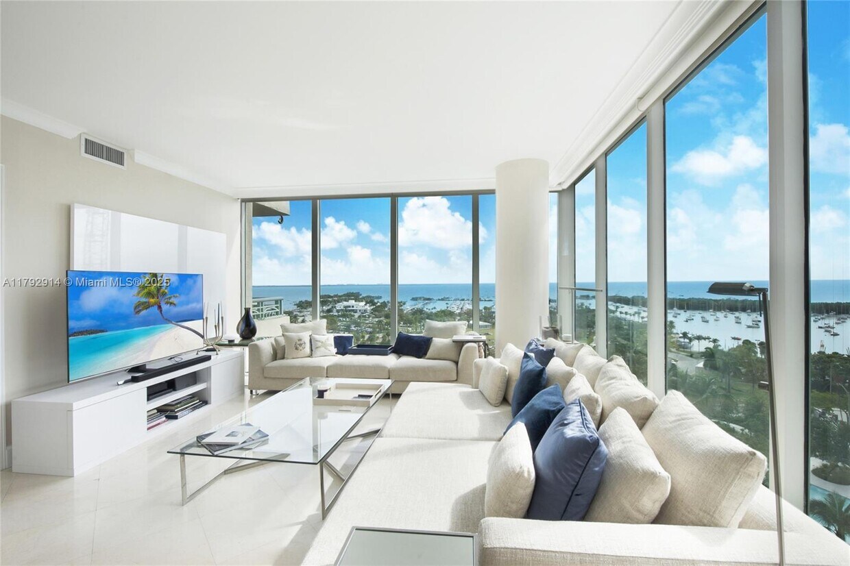 Foto principal - 3400 SW 27th Ave