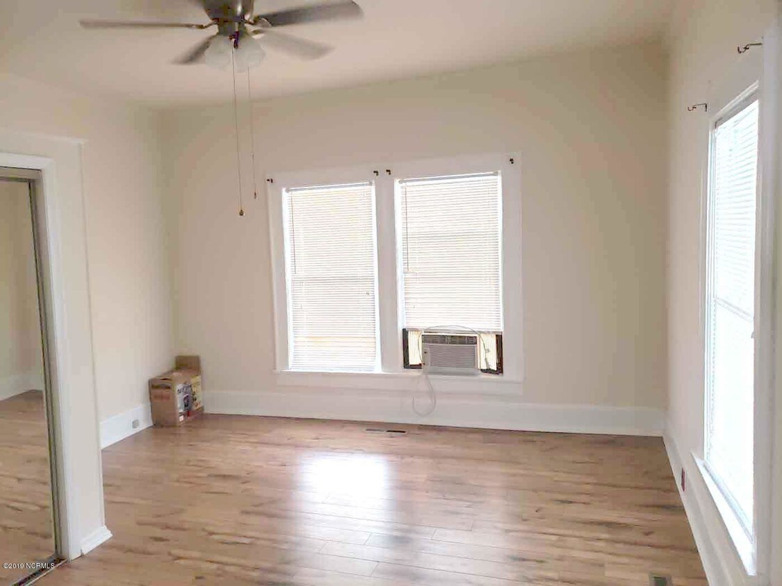 Building Photo - 717 N B St