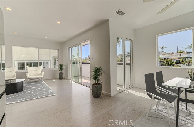 Foto del edificio - 231 W Escalones