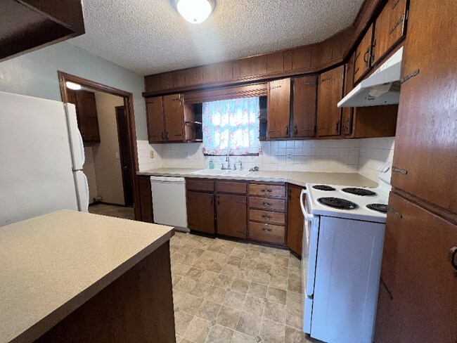 Building Photo - 1605 Timberline Dr