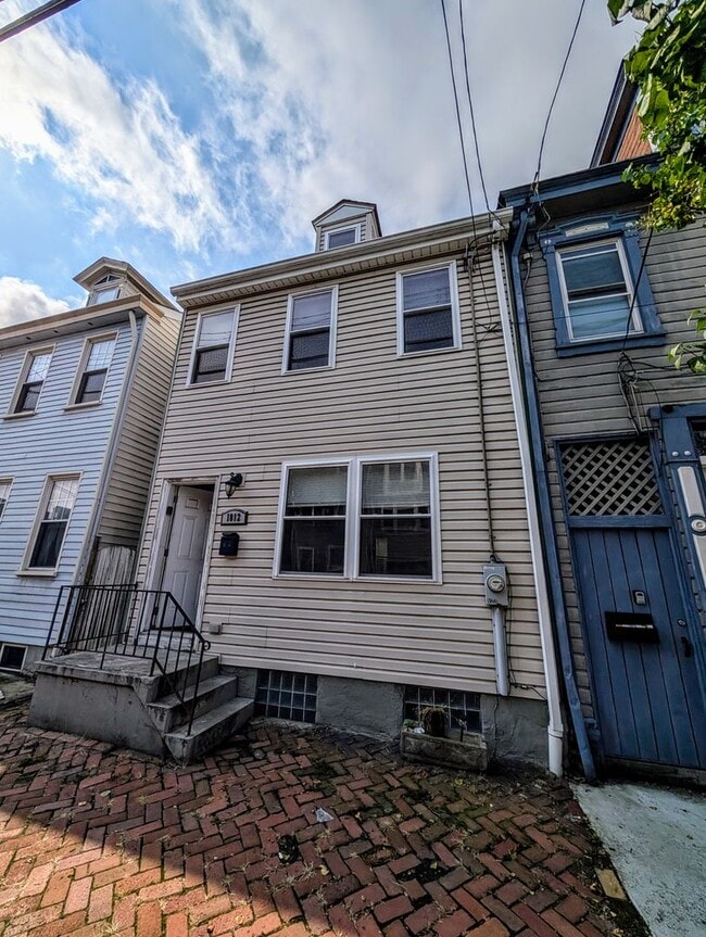 Photo - 1812 Jane St. House