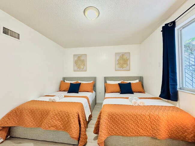 Foto del edificio - 828 SW 2nd St