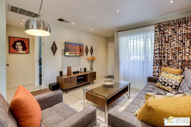 Foto del edificio - 420 N Villa Ct