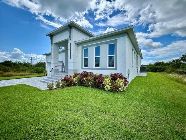 Building Photo - 15109 Aquarius Cir