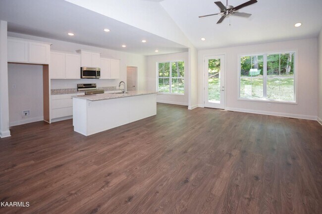 Foto del edificio - 8135 Vassar Ln