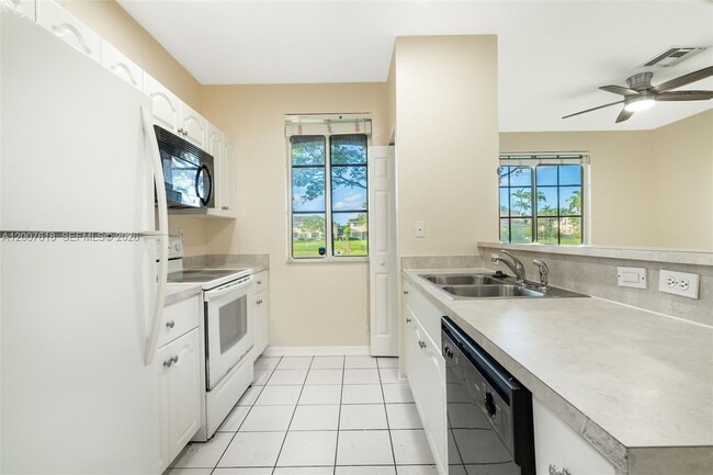Building Photo - 6051 SW 19th Pl
