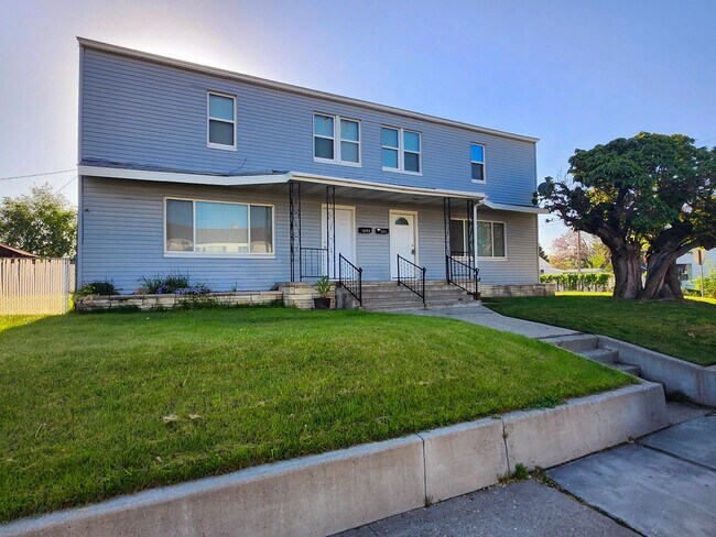 Foto del edificio - Pet Friendly Richland Duplex!