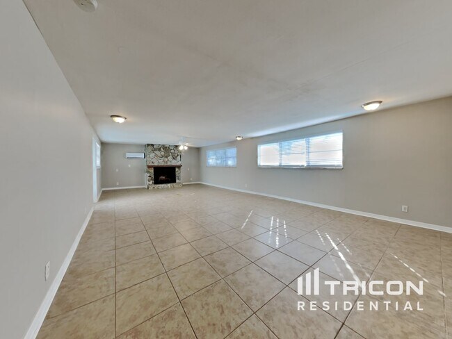 Foto del edificio - 16214 3rd St E