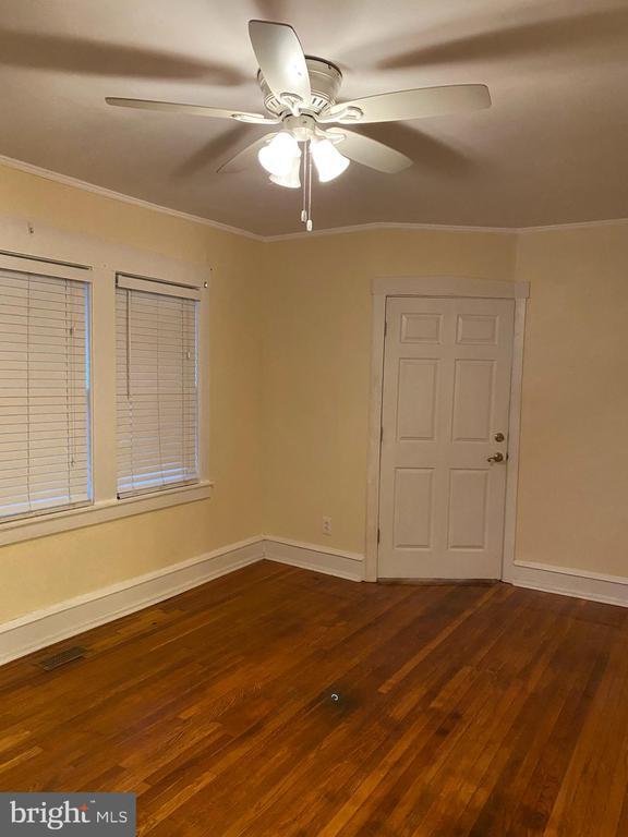 Foto del edificio - 122 E Wayne Terrace