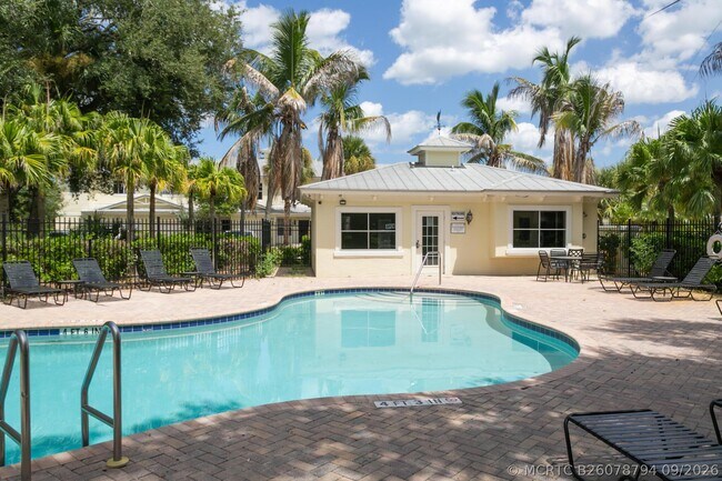 Building Photo - 3930 Sabal Way