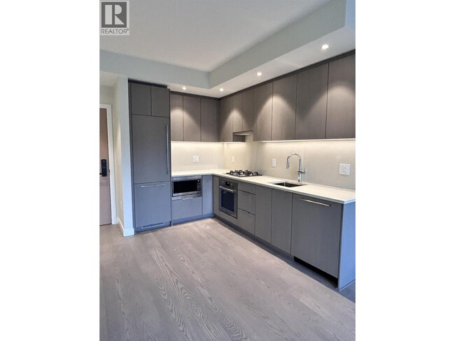 Building Photo - 6138 Birney Ave