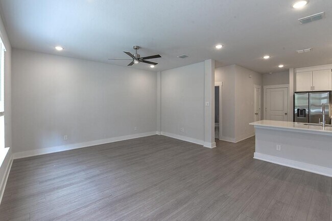 Foto del edificio - 817 Crystal Oak Ln