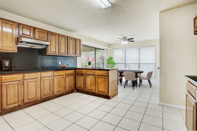 Building Photo - 1538 Ainsdale Dr