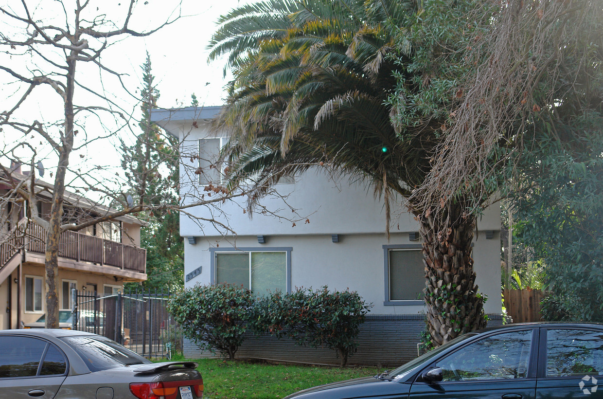 Building Photo - The Palms