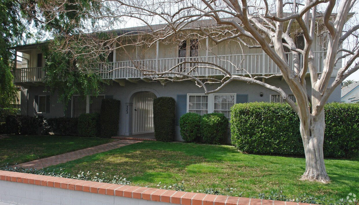 Foto del edificio - 523 Los Robles Ave