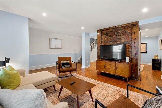 Foto del edificio - 1207 Linden Pl