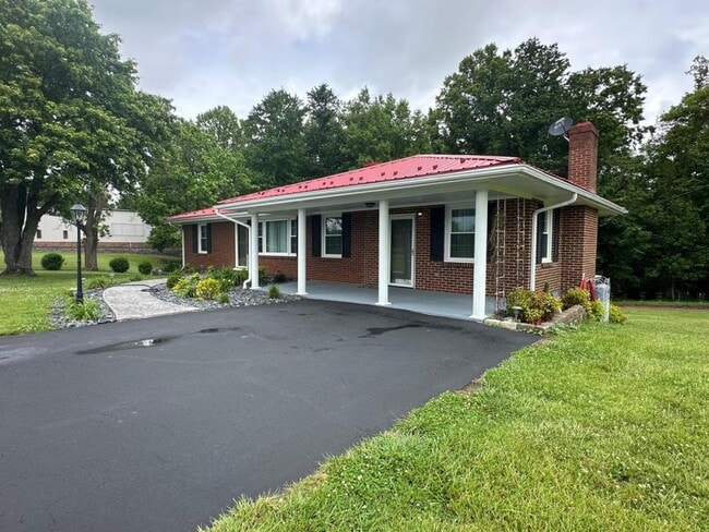 Building Photo - 2151 Crooked Oak Rd