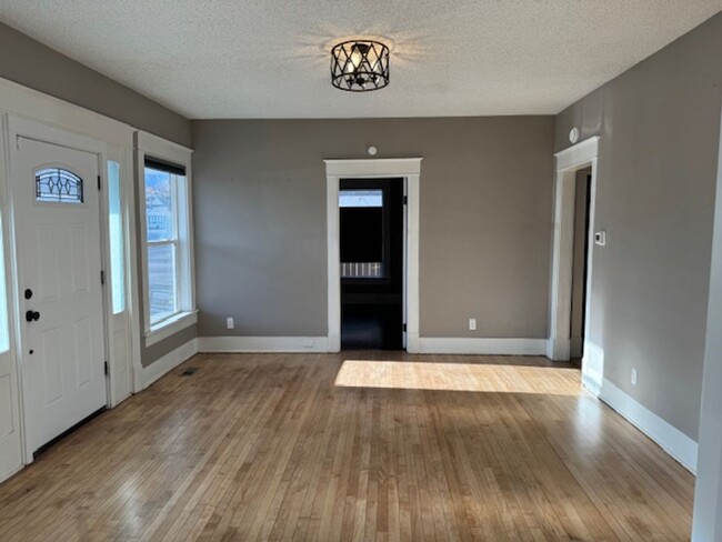 Foto del edificio - Charming 3BD/2BA Home in the Heart of Old ...