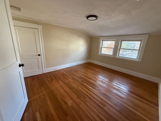 Building Photo - 194 Fells Ave