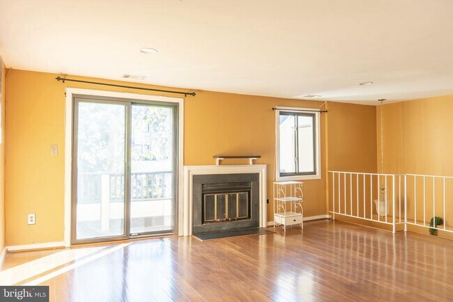 Foto del edificio - 9804 Hellingly Pl