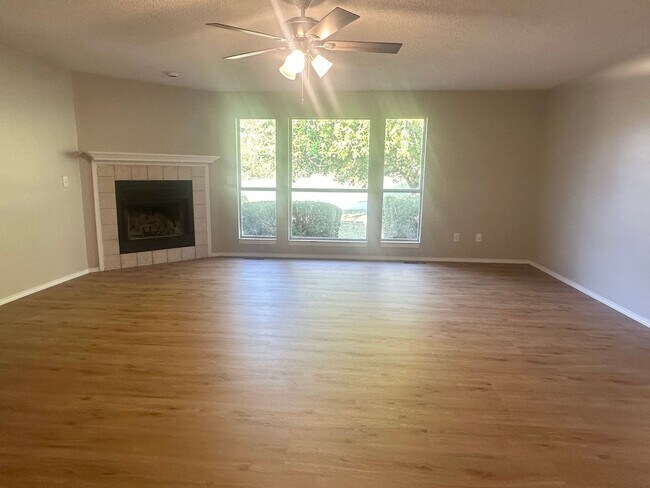 Foto del edificio - Welcome Home to Nixa Living!