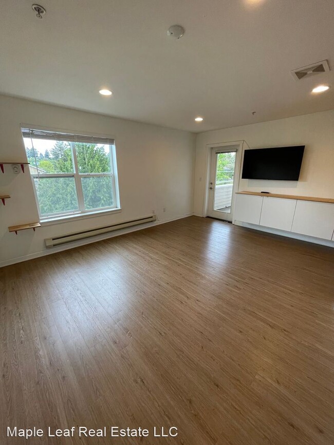Building Photo - 1 br, 1 bath House - 3014 NE 145th Street,...