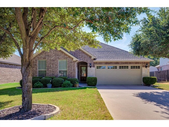 Building Photo - 1909 Pecan Valley