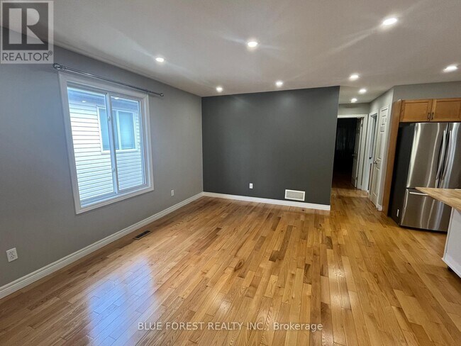 Photo du bâtiment - 1828 Marconi Blvd