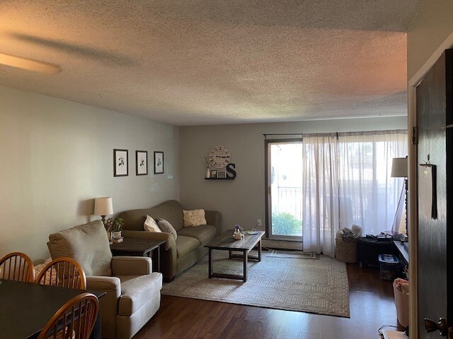 Foto del edificio - 12974 Nicollet Ave