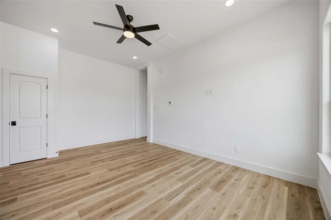 Foto del edificio - 7900 Bowen St