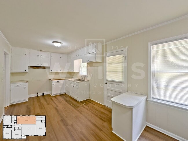 Foto del edificio - 4-Bedroom 1-Bath House in Killough Springs...