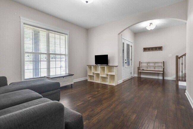 Foto del edificio - Pet Friendly Four Bedroom with Bonus!