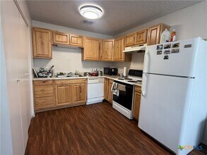 Building Photo - 106 Lady Bird Ln