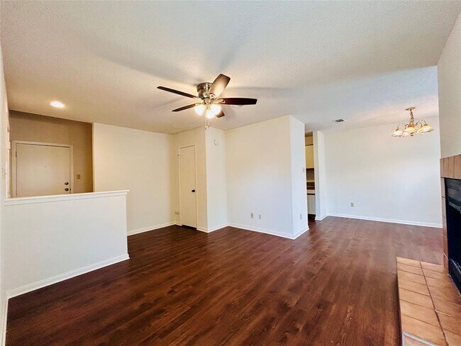 Foto del edificio - 8904 Schick Rd