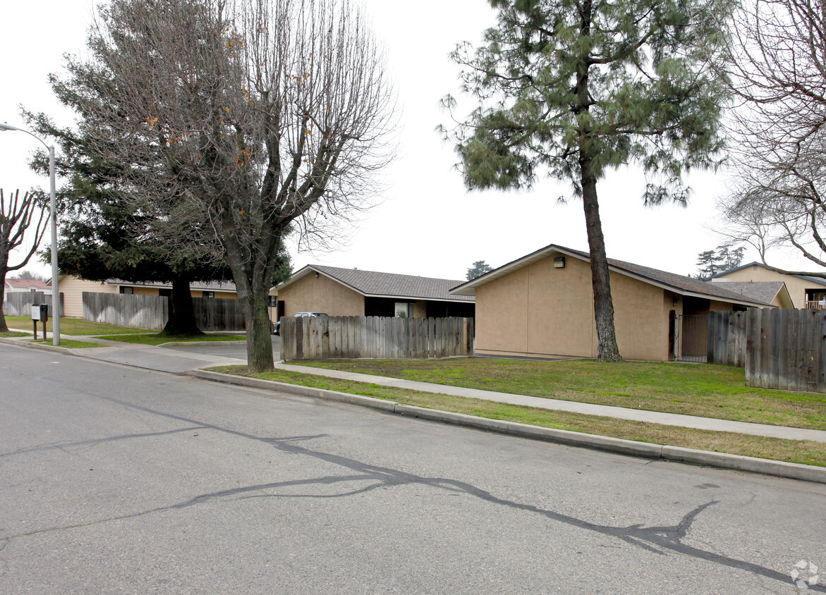 Building Photo - 307-317 E Kern Ave