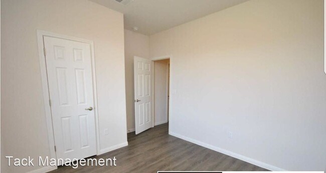 Building Photo - 2017 Muirfield Bend Dr