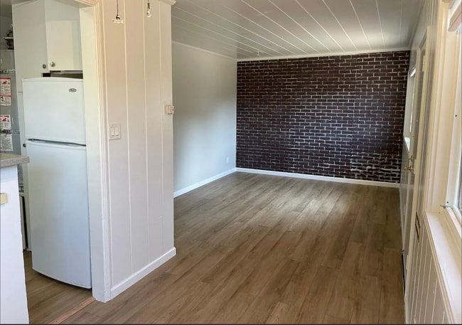 Building Photo - 555 S Indian Hill Blvd