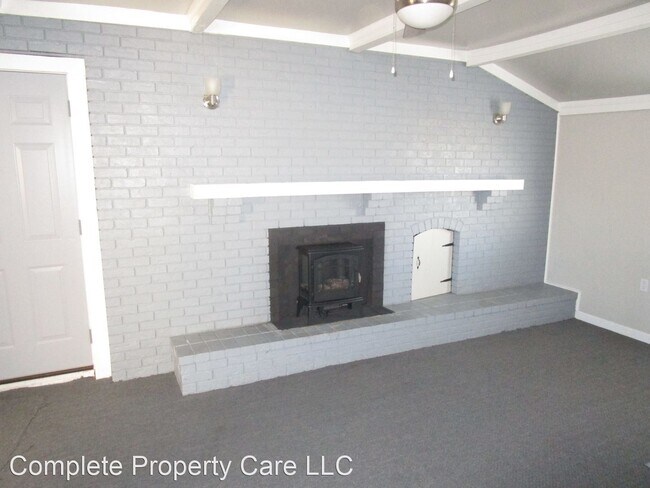 Building Photo - 3 br, 2 bath House - 622 N Werber