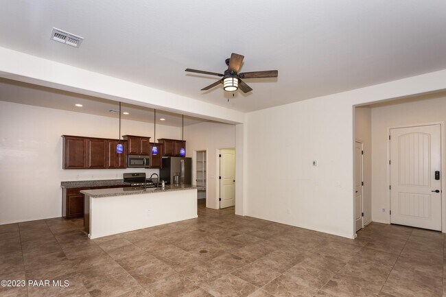 Foto del edificio - 926 N Gomez St