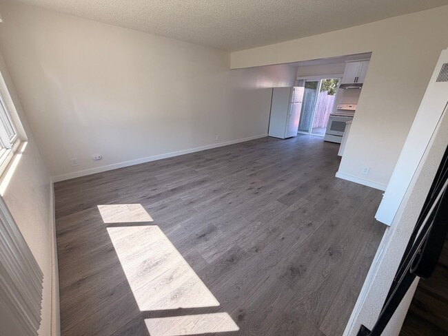 Building Photo - South Garden Apartments
