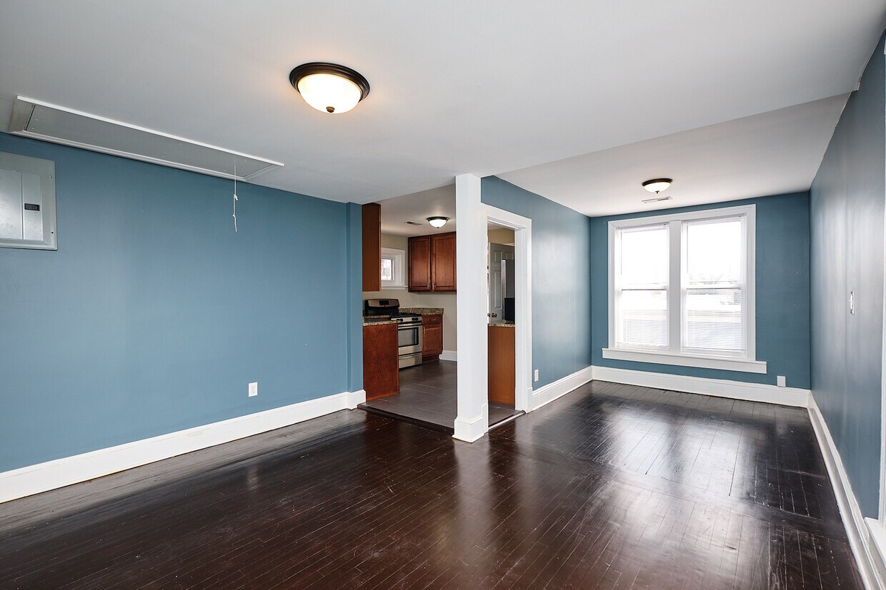 Primary Photo - 1039 Evarts St NE