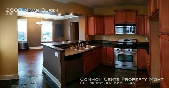 Building Photo - 2600 N Van Buren St