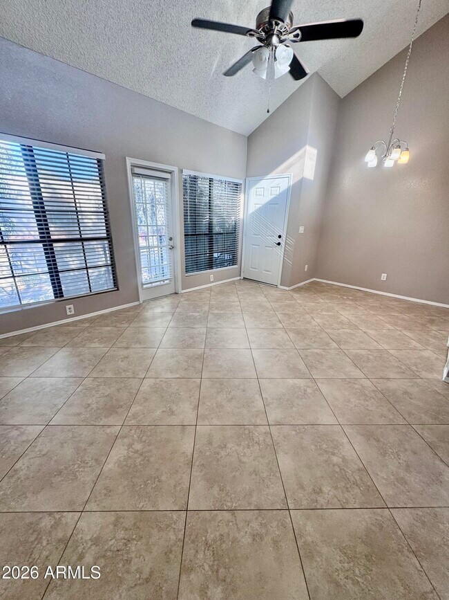 Foto del edificio - 8888 N 47th Ave