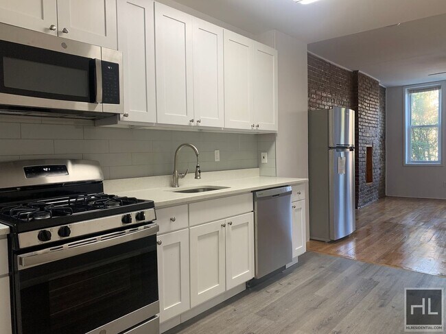 Foto del edificio - 8 AVENUE