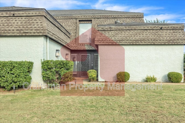 Photo - 4045 Thunderbird Dr House