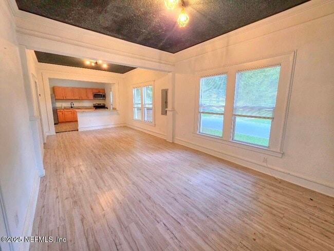 Building Photo - 3058 Phyllis St
