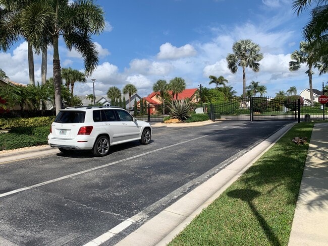 Foto del edificio - 2444 Stonegate Dr